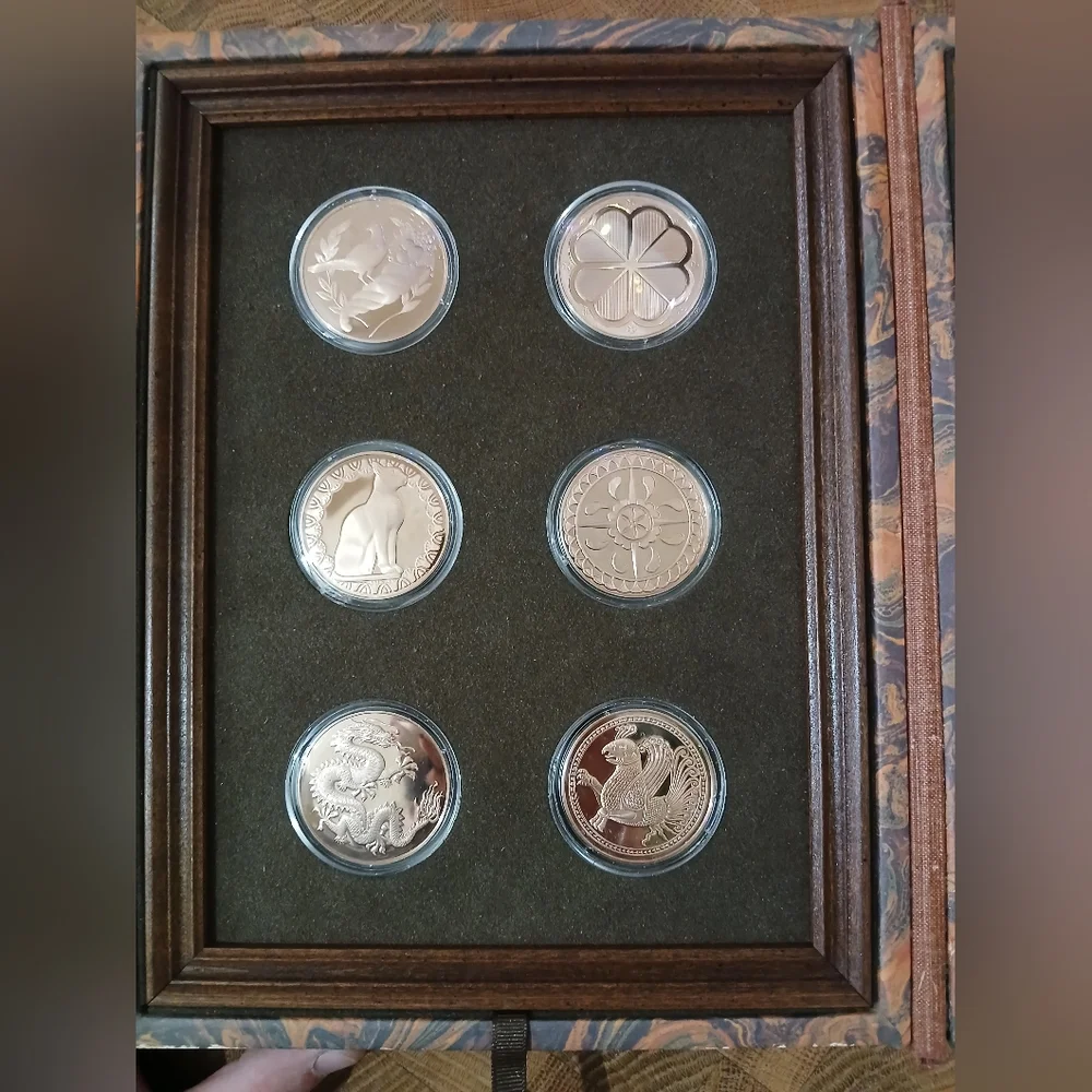 Good Luck Medal Collection - Picture 3 of 12